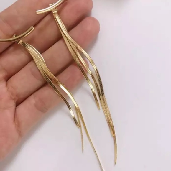 NEW 18K GOLD LONG TASSEL ARC EARRINGS - Picture 6 of 6